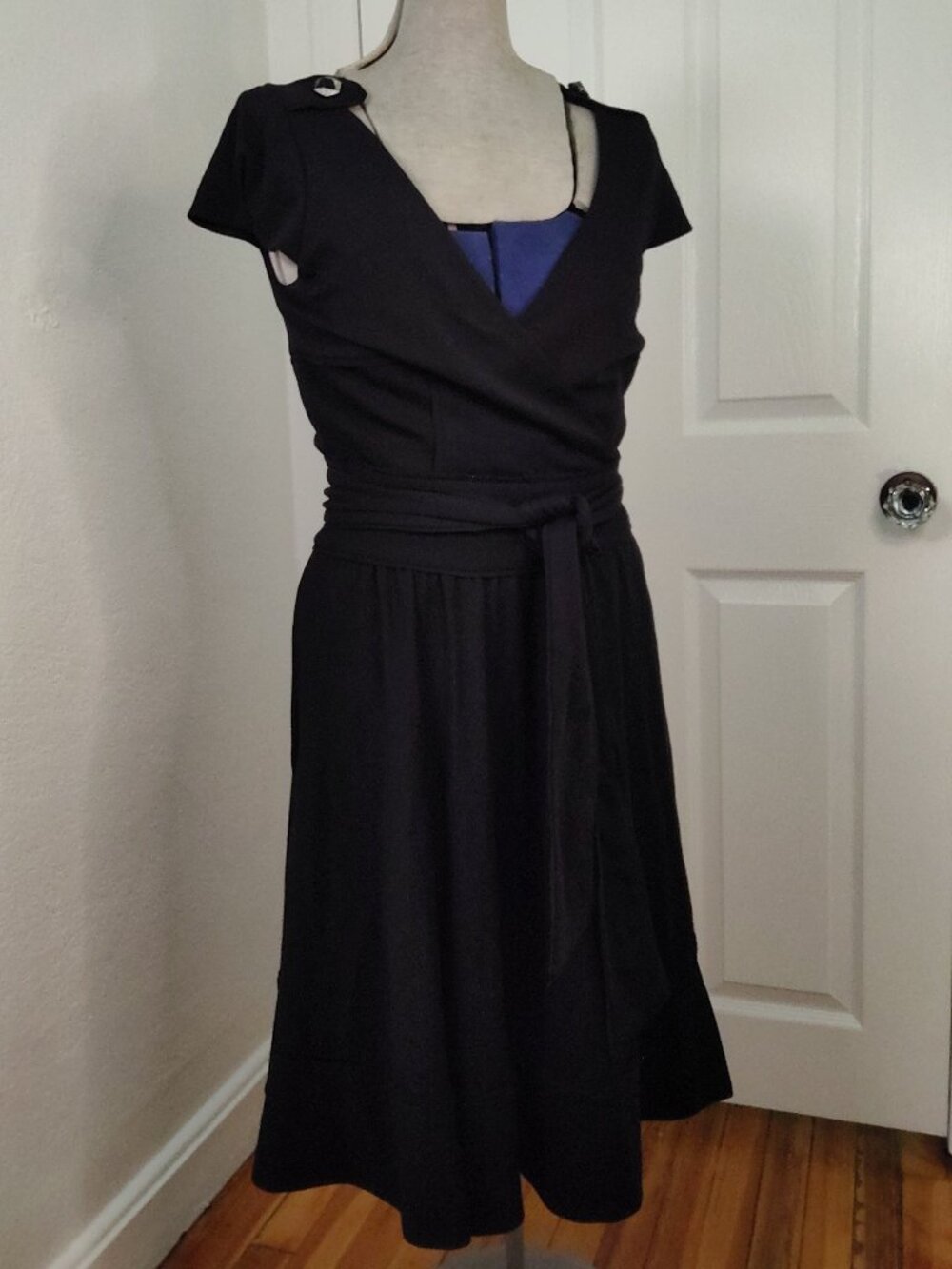 Diane Von Furstenberg DVF sz 10 black wrap cocktail dress